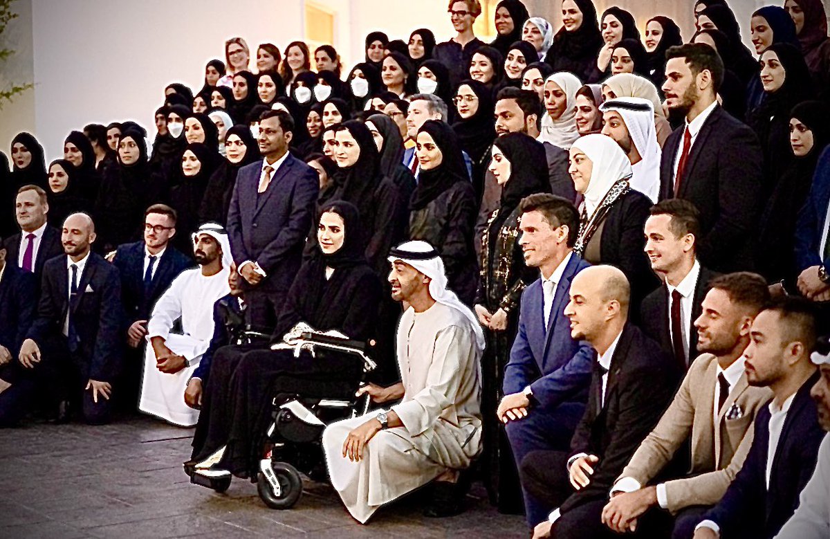ABZayed's tweet photo. نقدر دور المعلمين و حجم المسؤولية الملقاة على عواتقهم و الجهود العظيمة التي يقومون بها لتعليم أبنائنا
شكراً لكل من بذل حياته لتعليم و تربية الأجيال #يوم_المعلم_العالمي https://t.co/MjXSBLUslv