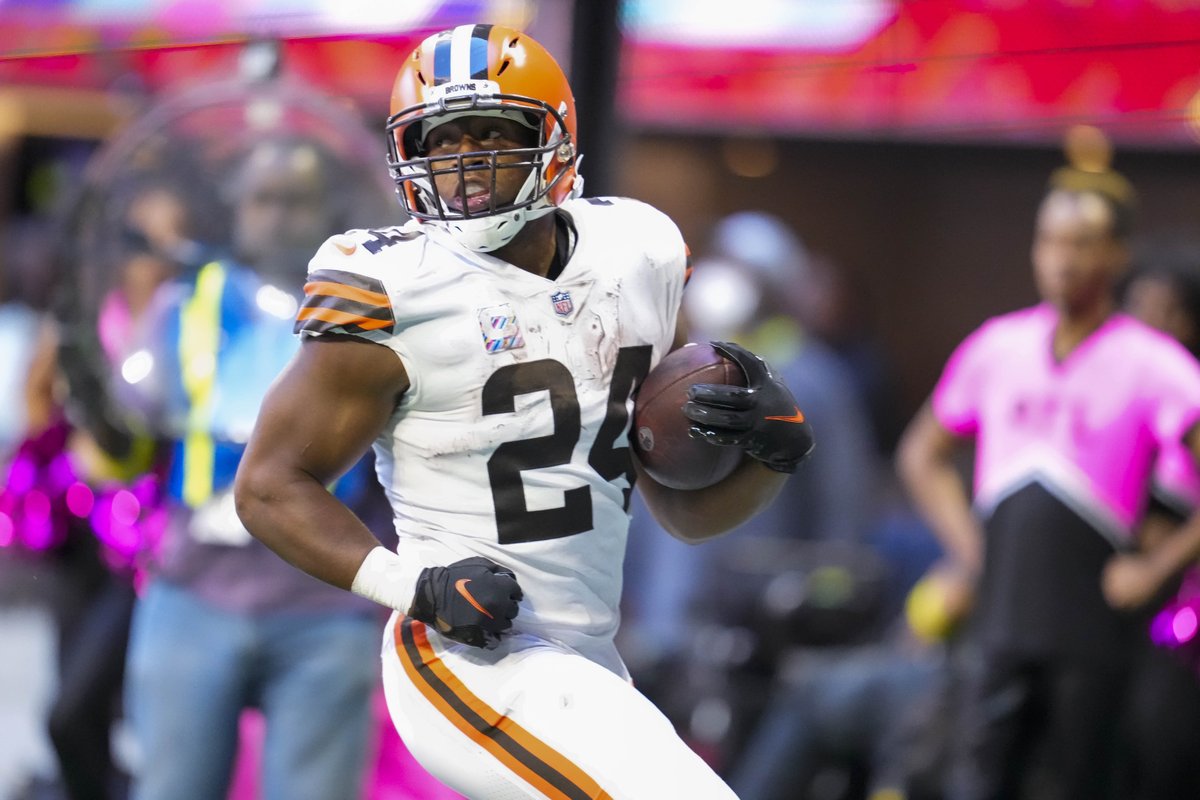 Pickswise's tweet photo. True or false? 🤔

Saquon Barkley > Nick Chubb https://t.co/SZMmpeegUa