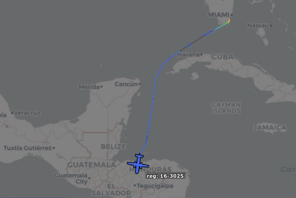 bizjetsofwar's tweet photo. A few hours ago, a US Special Operations Command (🇺🇸) C-146A Wolfhound landed in Tegucigalpa, #Honduras (🇭🇳).
16-3025 // #AE68C0 https://t.co/hBtuulLuwp