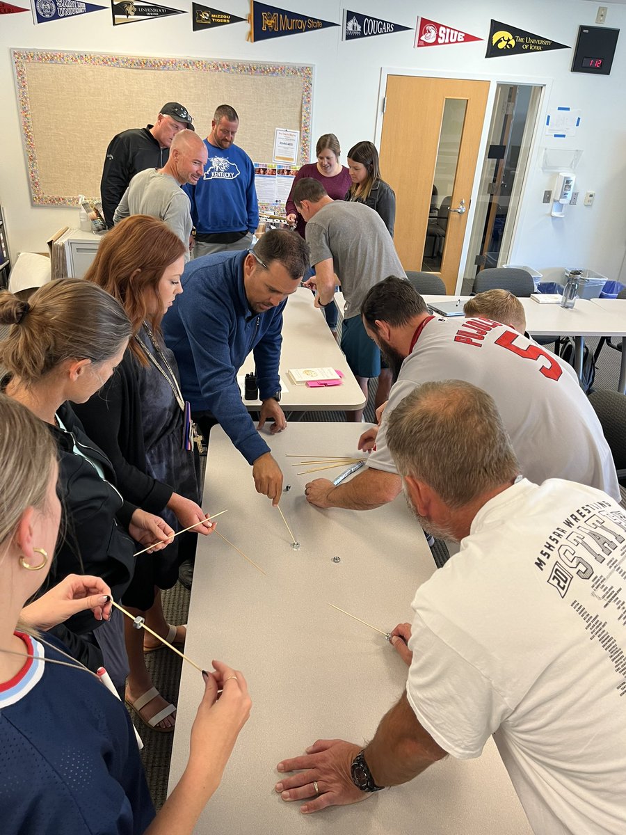 fzeactivities's tweet image. Lion coaches learning how to Win the Mental Game! #manyprogramsonepridE