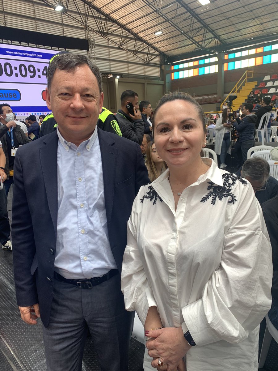 CiroARodriguezP's tweet photo. Importante evento @Ministerio_TIC @SandramUrrutia @BancoMundialLAC @ComVIcamara cerrando la brecha digital #MinTICEnSoacha https://t.co/wxKJ1ToW5F