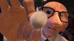 elliepeek's tweet photo. this is how i feel when i clean my airpods https://t.co/YztFIbRd5b