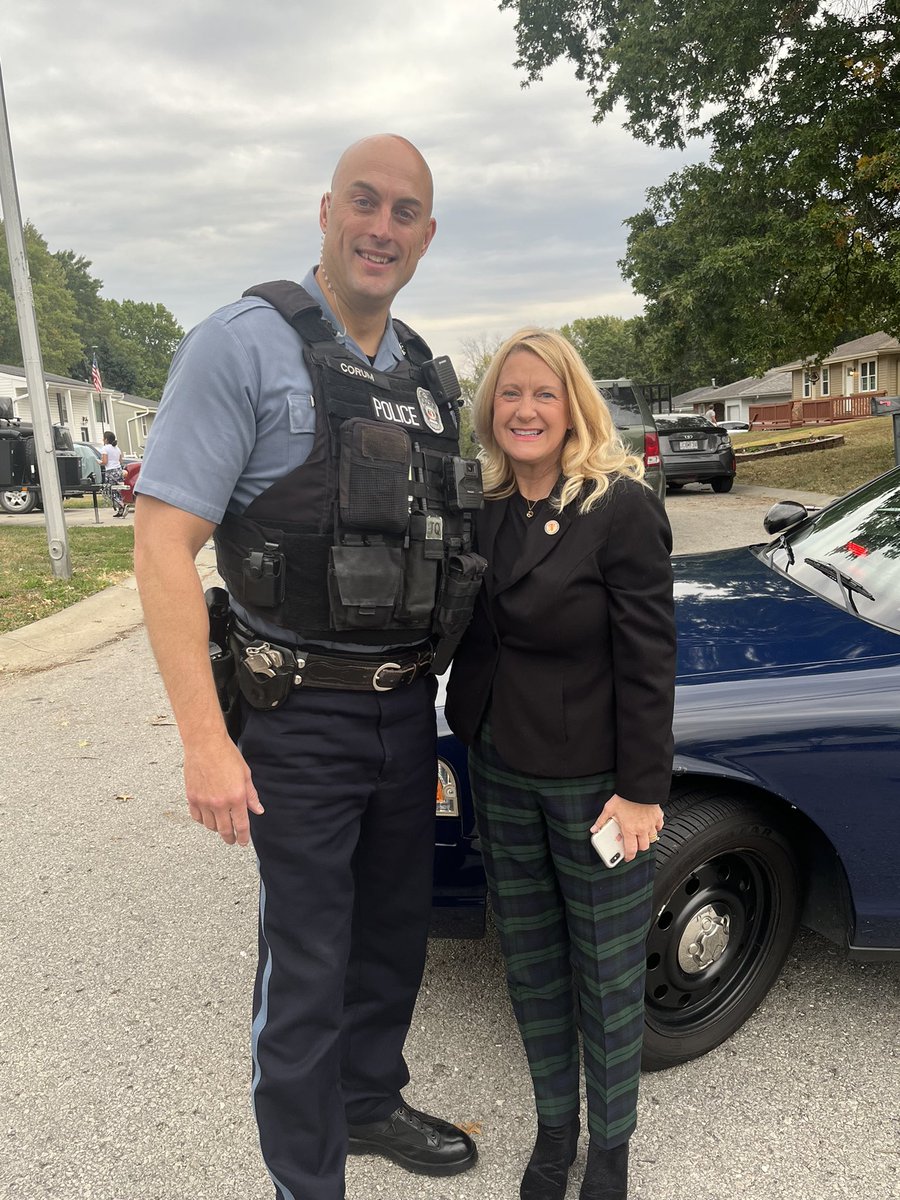 HeatherHallKC's tweet photo. Thank you @SheriffClayCo @SheriffWillAkin @kcpolice for always supporting #SafeRoutesToSchool and protecting our constituents https://t.co/u2n4ugIals