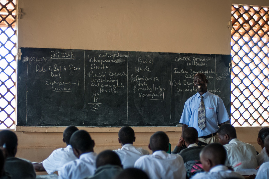 MastercardFdn's tweet photo. Quality education begins with quality educators. That means investing in well-trained, motivated teachers who will prepare young people to succeed in work and life. 

#WorldTeachersDay #InvestInTeachers https://t.co/N1JvzMznbn