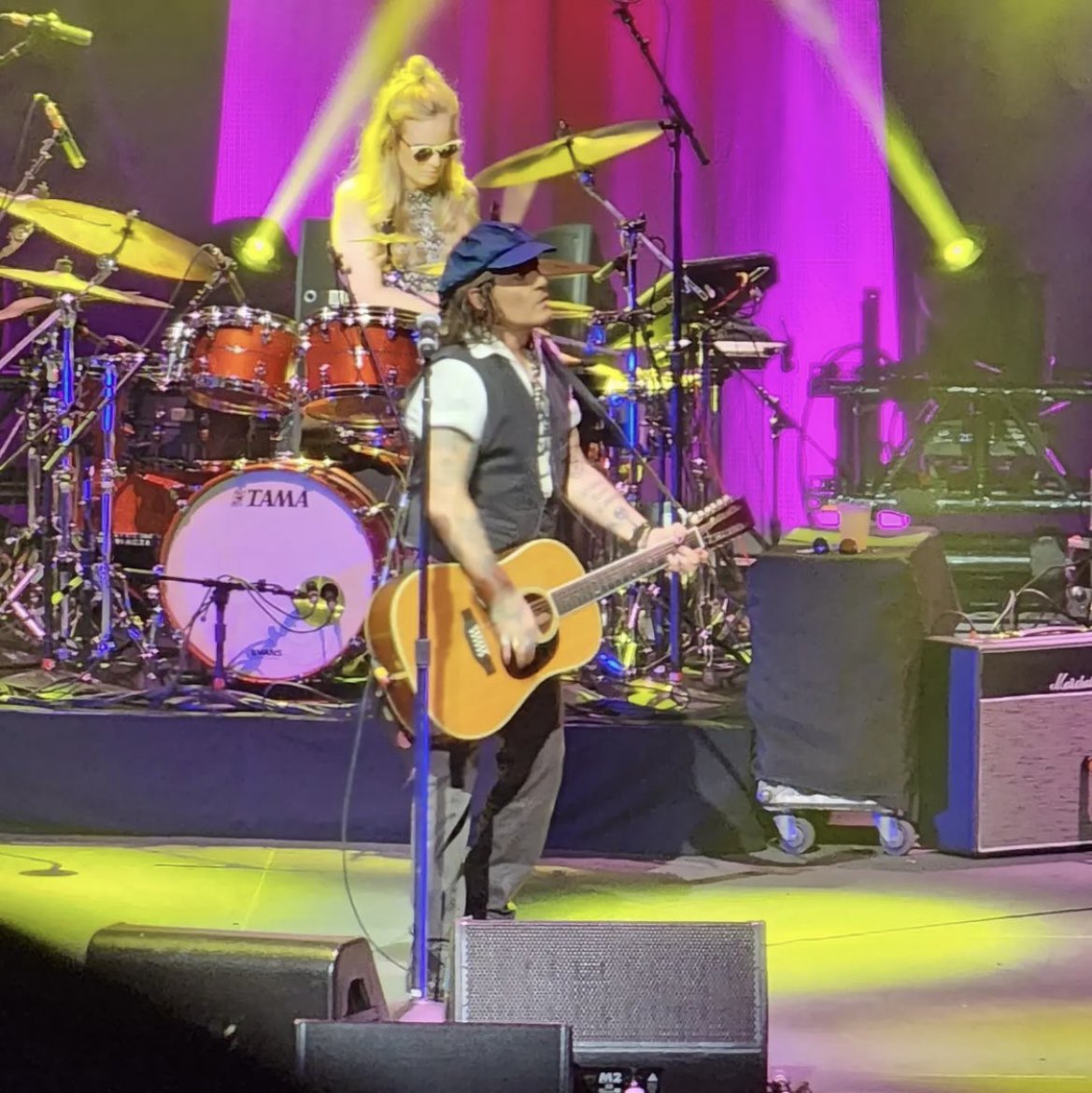 srod_es's tweet photo. 🇬🇧 Johnny Depp and Jeff Beck on the stage of The Anthem last night in Washington DC.
🇪🇸 Johnny Depp y Jeff Beck en el escenario de The Anthem anoche en Washington DC.
📸 Credit to @amymartinlvstpb (IG)
#SROD #johnnydepp #actor #musician #director #jeffbeck https://t.co/LvozOOwiP4