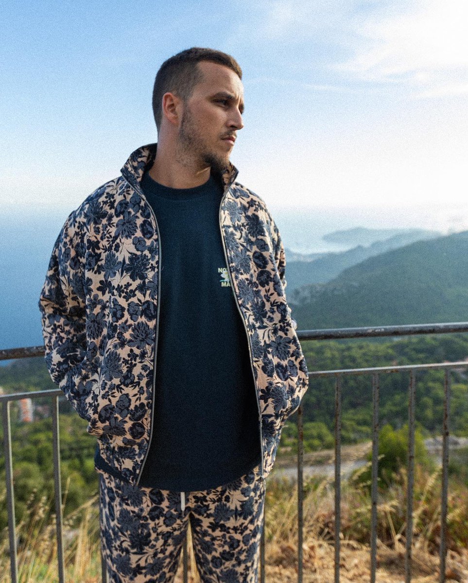 ImpactShop's tweet photo. DRÔLE DE MONSIEUR 🔵

Vous l'attendiez, le voici.
Le premier drop de la nouvelle collection de @droledemonsieur vient d'arriver.

Dispo maintenant in-store et online.

https://t.co/c1V0DER1SN https://t.co/6U0BliAaMN