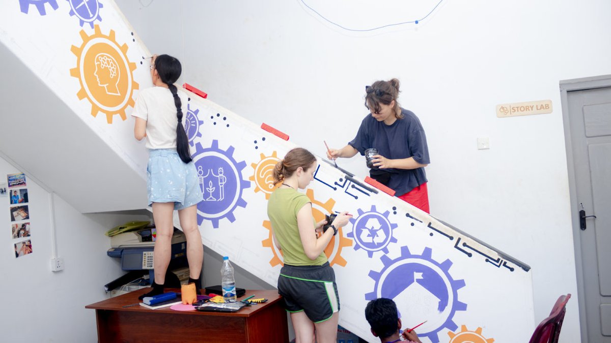 Dinaconference's tweet photo. Jasmine Gutbrod and Dreamspacers Lashantha and Melshan collaborated on a gorgeous new mural along the stairs of Dreamhive https://t.co/dLSdke25kt https://t.co/mpV7LsEJYW