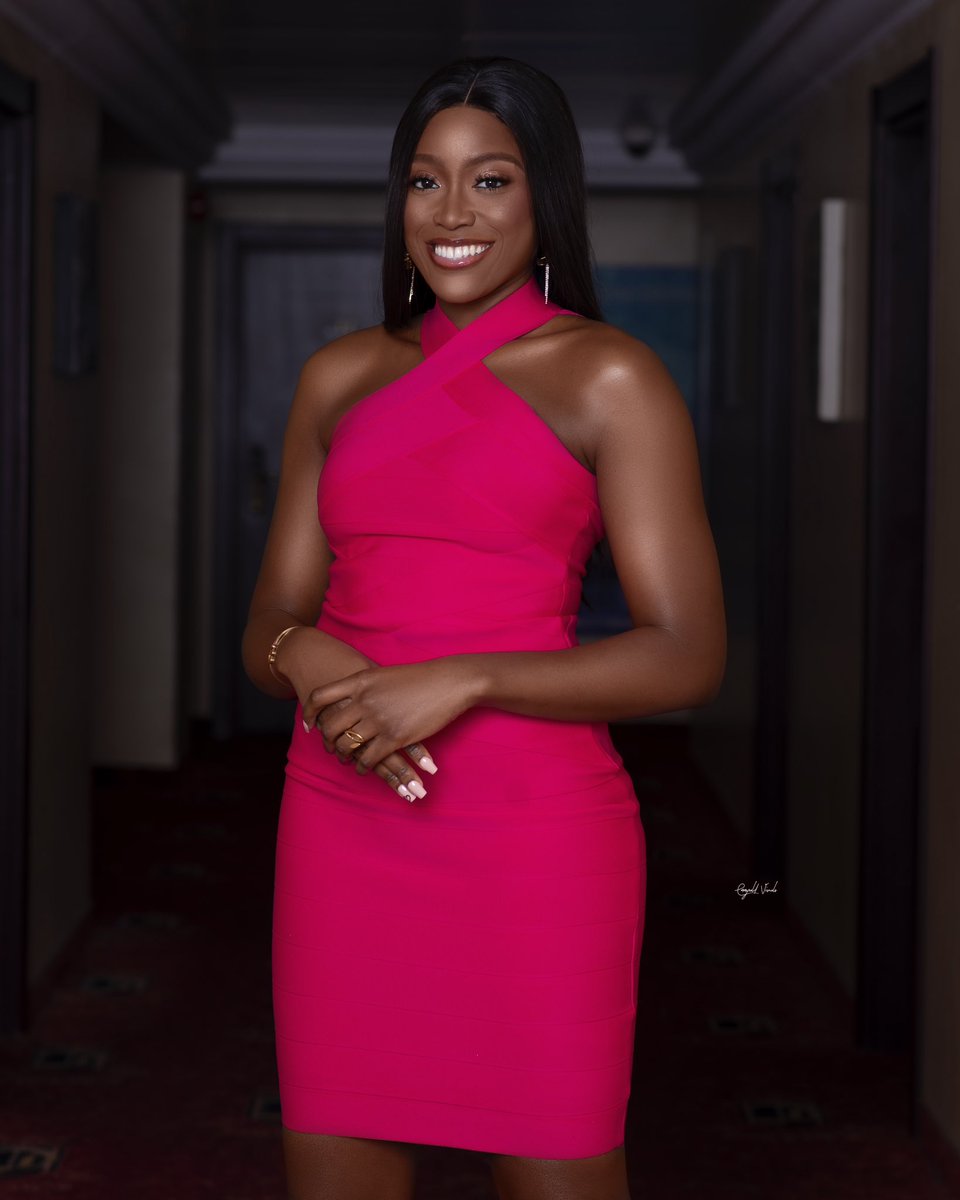 DaniellaUPeters's tweet photo. Dear Dynamites,

I have so much to say but first, I want to say I LOVE YOU ALL MASSIVELY and a BIG THANK YOU!

You are beyond fans, you are FANMILY and I'm truly blessed to have you all standing strong by my side.
This is the beginning of beautiful things! Stay glued !!

~ DP https://t.co/4oZ1zRX71v