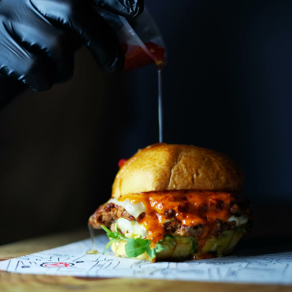 HOT STUFF 🌶️  Our Nduja special is served with a pot of our chilli honey. Are you dipping or are you pouring? 🤷🏼‍♀️ #cowshedburgers #burgersofinstagram #scarborough #northyorkshire #burgerporn #scarboroughfood #streetfood #burgerjoint #burgers
