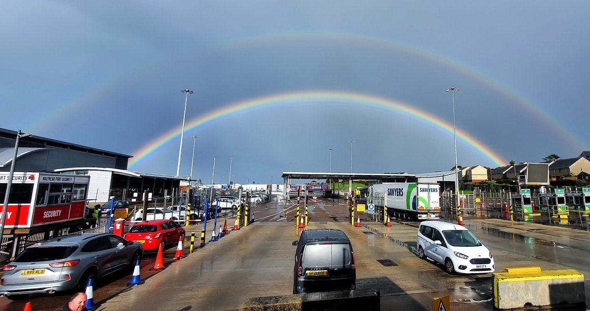 Office #rainbow #Anglesey #ynymon #wales #October @AngleseyScMedia @Ruth_ITV @DerekTheWeather @ChrisPage90 @ITVCharlieP @S4Ctywydd @WeatherAisling @BBCWthrWatchers