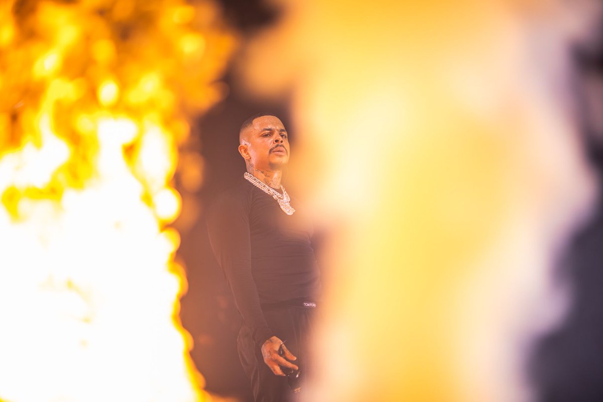 BarclaysArena's tweet photo. "Babe, come on, vamo', shake your bamba"
Gestern Abend war einfach nur Krass 🔥 @LucianoLoco brachte Barclays Arena zum Beben 🔥

-
-
-
-
#Luciano #BarclaysArena #Hamburg #Rap #RapHamburg #Bamba #Konzert #Concert #Germany #Deutschland https://t.co/OJkPOb8pwW
