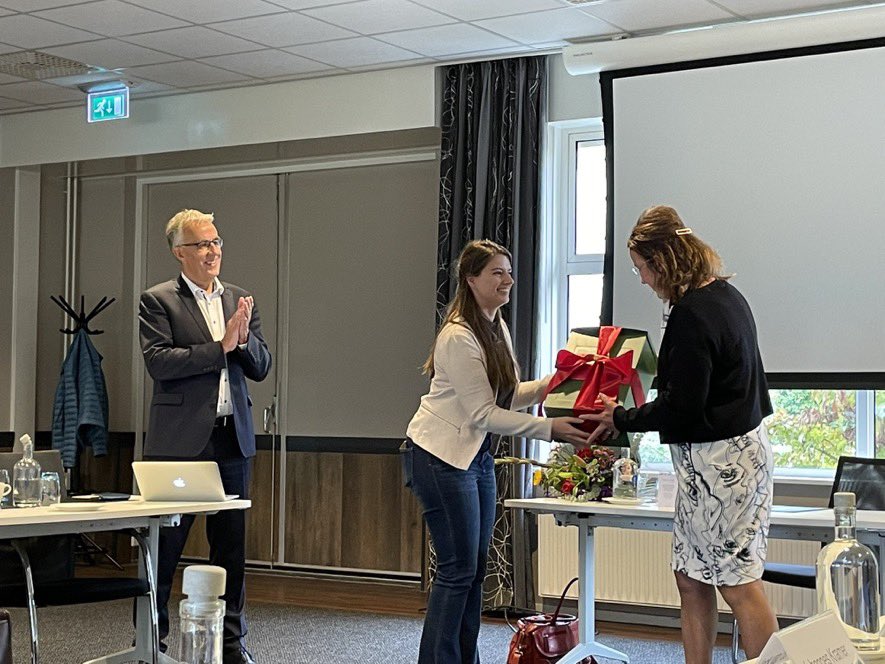 Vandaag afscheid genomen als voorzitter van <a href="/P10netwerk/">P10 Netwerk</a>. Ik kreeg fantastische post van het platteland, een geweldige verrassing. Zeer veel dank aan alle dertig P10-leden. Ik heb van elk moment genoten, dank voor het mooie afscheid.