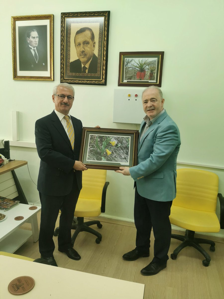 fevziozgokce's tweet photo. Van Bölge Adliye Mahkemesi Başkanımız Sayın Emirşah Baştoğ’u Üniversitemizin Uluslararası birimi olan #VANF #HERBARYUM'unda ağırladık.
Nazik ziyaretlerinden ve ufuk açan sohbetlerinden dolayı kendilerine teşekkür ederiz.
@emirsah_bastog https://t.co/HcTyJ4Y5ZJ