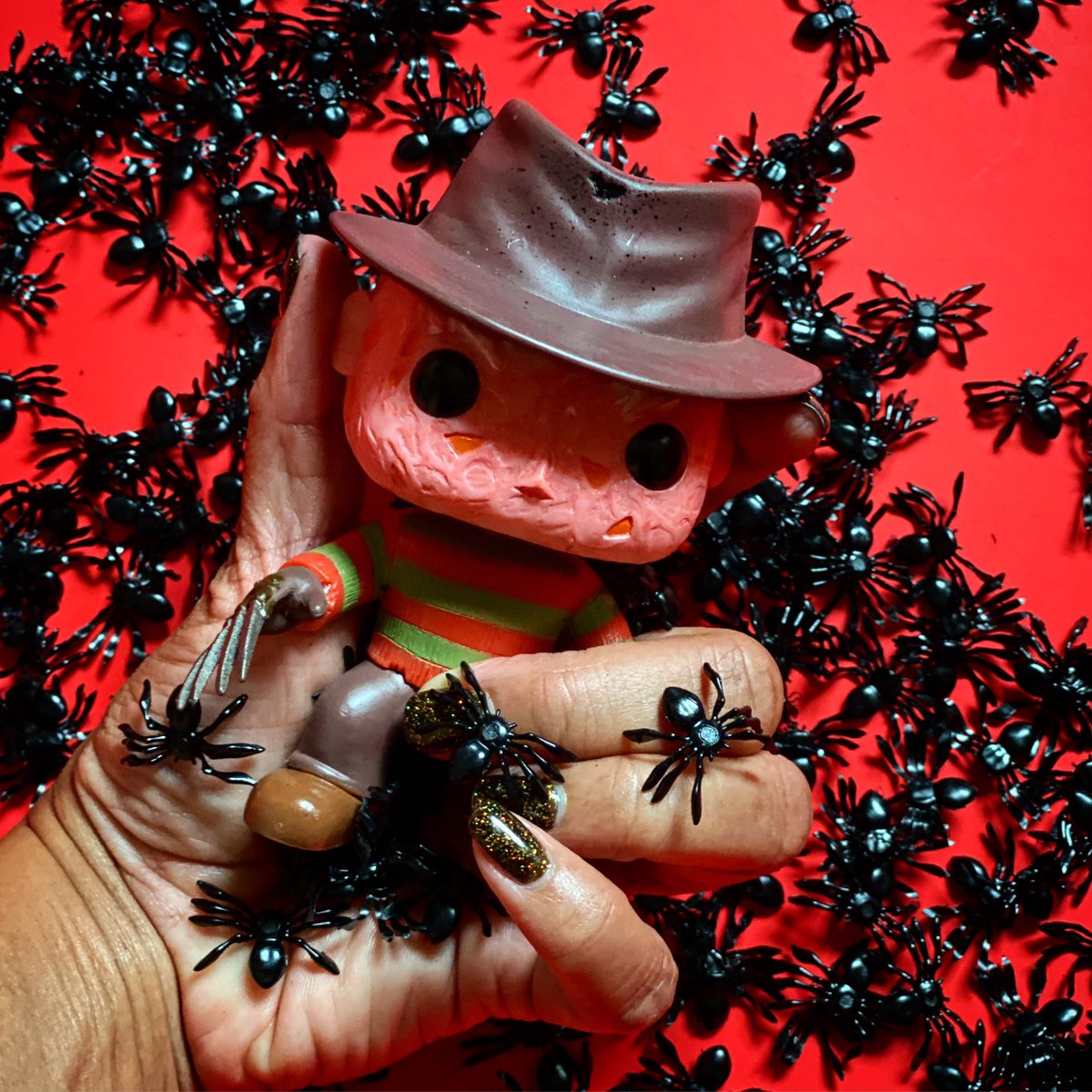 ThePOPLady's tweet photo. ๐๐ท๐ฑ๐ท๐ @originalfunko #FunkoPhotoADayChallenge โNIGHTMARESโย
#PopHorror #PopMovies #ANightmareOnElmStreer #FreddyKrueger @brianmariotti #Funkoween https://t.co/EduB7iL2EK