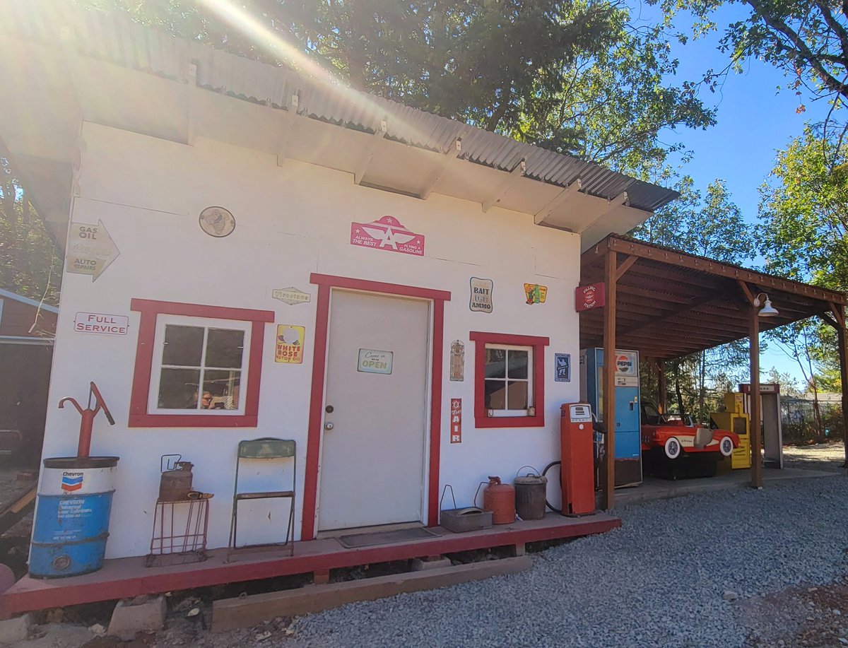 Knightwife12's tweet photo. I'm building an Americana town in Southern Oregon.This is the outside of the gas station. It's called "Haylees Gulch" and this is my Granddaughter Haylee who lives next door! https://t.co/W4emr40pER
