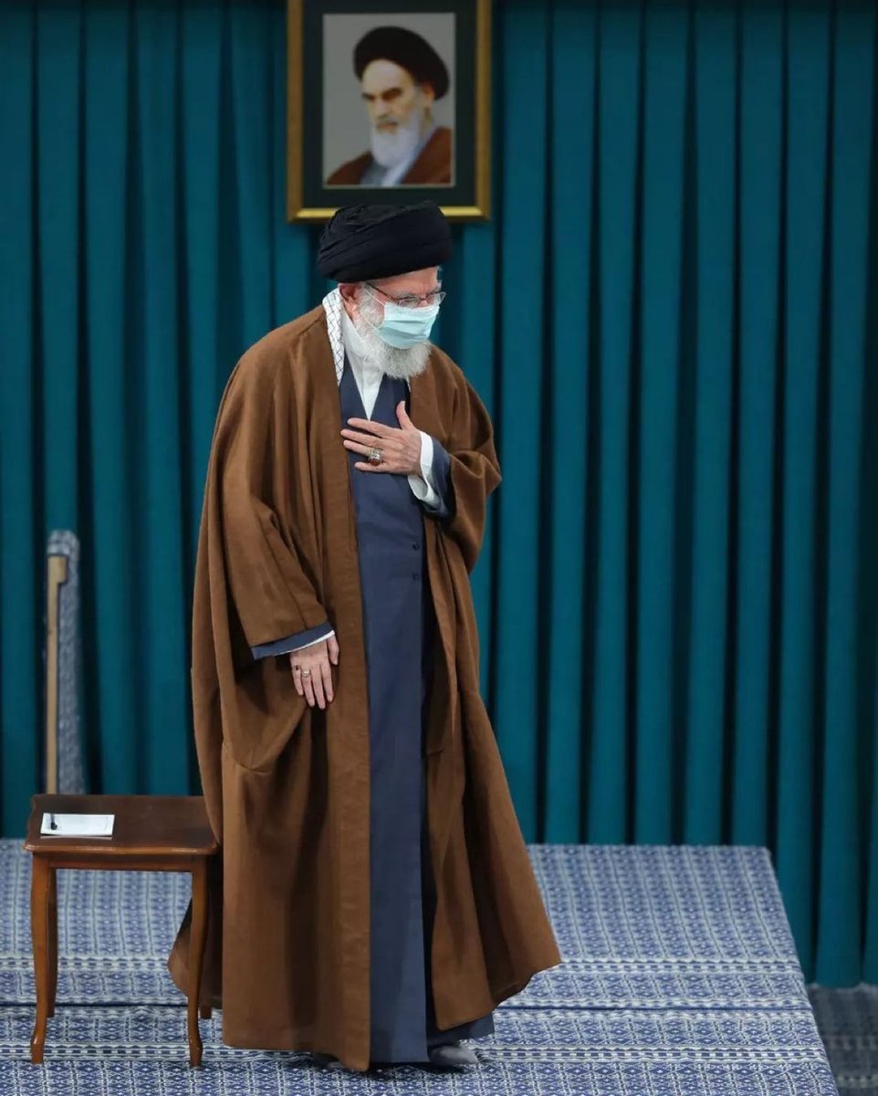 Szainabtweets's tweet photo. Man, motherland , freedom

#لبیک_یا_خامنه_ای https://t.co/u0jY6Or8d5