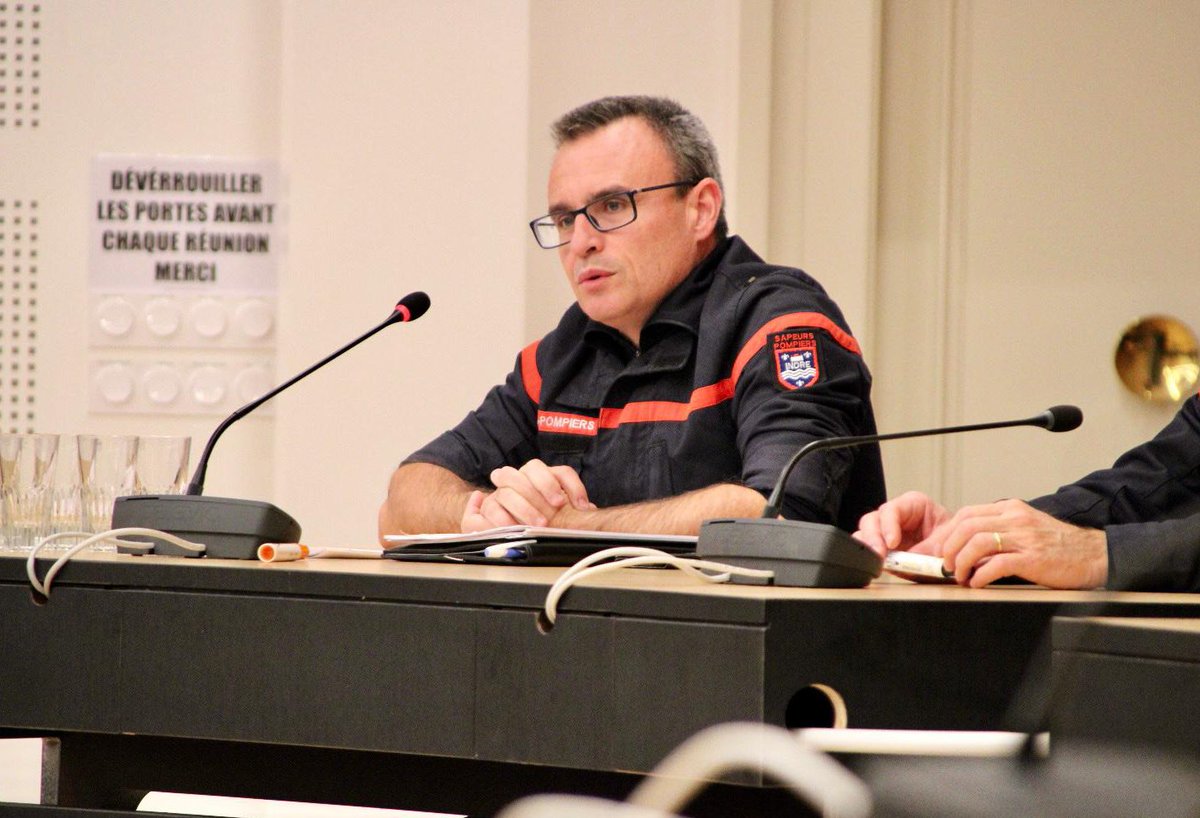 pompiers36's tweet photo. 🎙️Les @pompiers36 ont participé à une formation pour 250 élus locaux de l’#Indre sur les enjeux du changement climatique.

L’adaptation des sapeurs-pompiers face aux nouveaux risques auxquels notre territoire a fait face : incendies, grêles, inondations 👉 https://t.co/rWxU19jx1Q https://t.co/9mLKxsFAxp