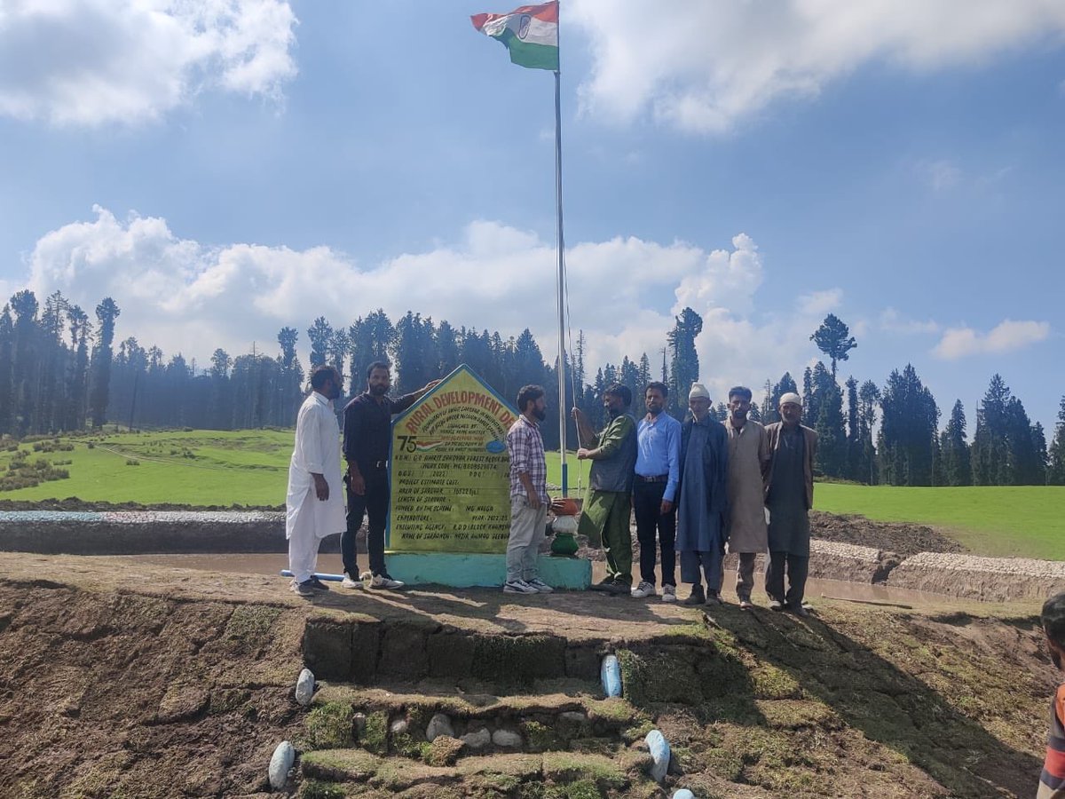 jkrddpr's tweet photo. J&K has become first in the country to achieve the target of completing #75AmritSarovars per district. The #UTJK has completed rejuvenation of 2299 #AmritSarovars till……
@PMOIndia @OfficeOfLGJandK #ArunKumarMehta @mandeep082 #Amritsarovar https://t.co/hJRV04eO95