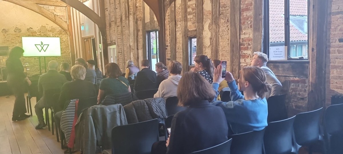 Brandland_world's tweet photo. Iconic logos of Norwich.
Session with @CreativeUEA featuring Darren Leader who takes us on a journey with Norwich's best. https://t.co/Mw36DjtJZw