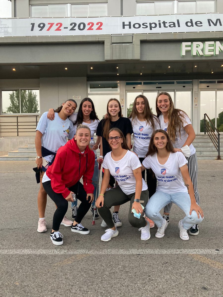 Marta Gómez fue operada este martes del menisco y recibió el apoyo de sus compañeras en las horas previas a la intervención.

¡Te deseamos la mejor de las recuperaciones y te esperamos pronto sobre el césped! 💪