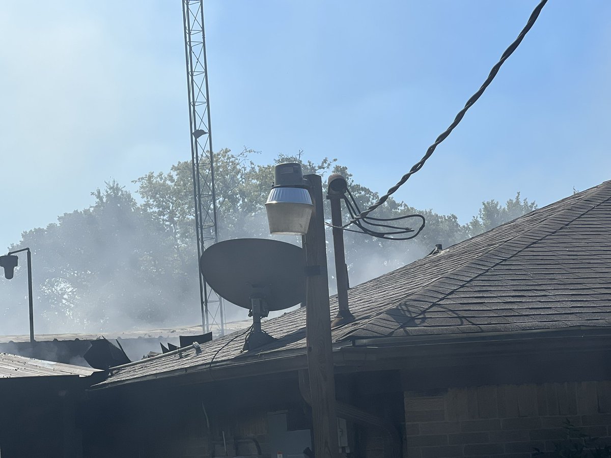 Springfdtx's tweet photo. Spring, Aldine, Eastex and Ponderosa Firefighters are working a multiple alarm fire at a house and attached auto shop on Hirschfield road. Several cars and multiple buildings were burning when the first fire crews arrived. #hounews #twoalarmfire https://t.co/n8Me0MksQc