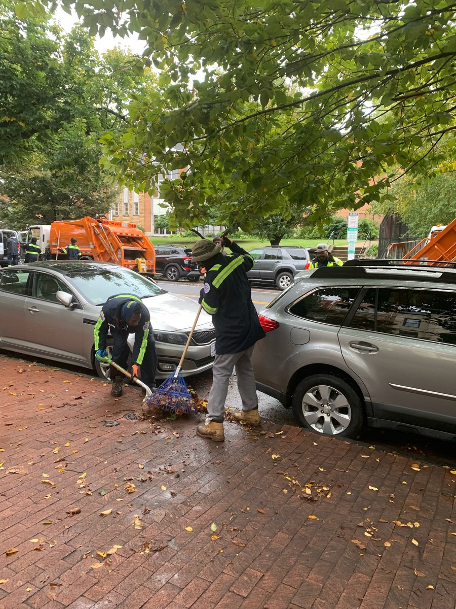 truthshallnlwh's tweet photo. Today's #FreshforFall Cleanup on 4th St and North Carolina Ave SE. Thank you to our partnering agencies for your services! #DCVALUES https://t.co/wr35s7BP8m