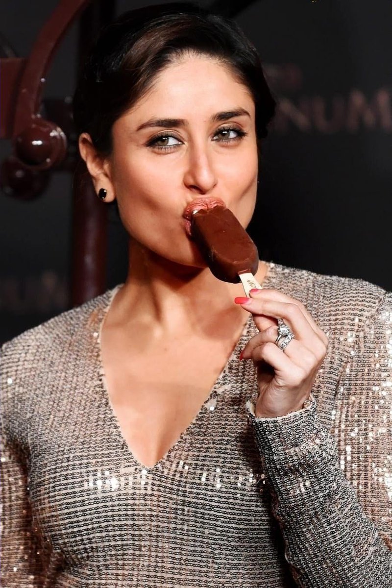 BollyDivaFapper's tweet photo. Aah meri Bebo 💦
#KareenaKapoor #Raone2 #RaOne https://t.co/3ciHjZpzWL
