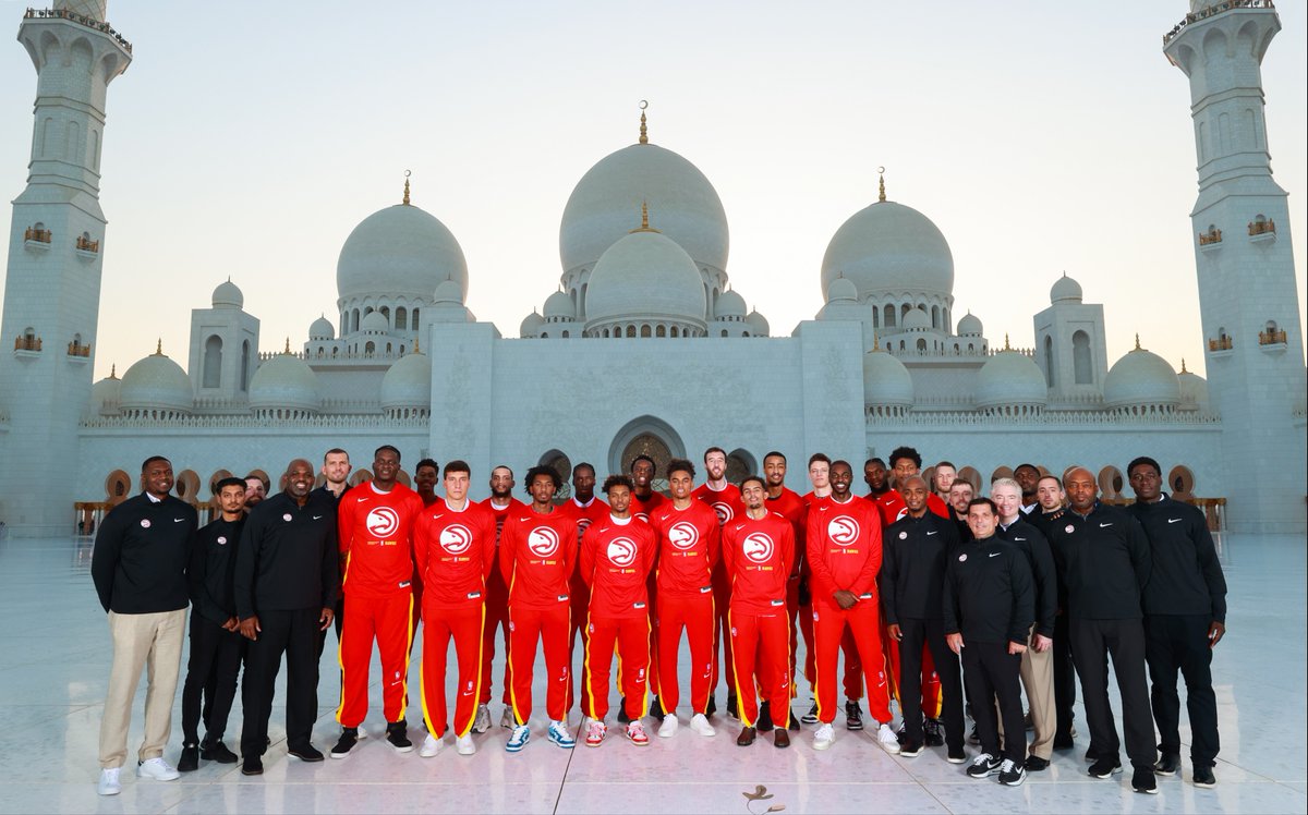 An epic team tours an epic landmark💫 The @atlhawks tour the @szgmc_ae ahead of the NBA Abu Dhabi Games. #NBAinAbuDhabi #InAbuDhabi