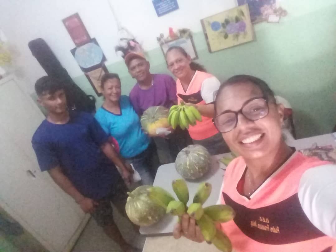 sucre_potencia's tweet photo. #05DeOct UEE Padre Francisco Amigo. Proyecto nutriendo conciencia Mcpio Sucre Potencia educativa
#RevolucionAgraria
@leoalvacabrera
@Soykarinacarpio
@NicolasMaduro
@MPPEDUCACION
@ZE_Aragua https://t.co/BLFPYZDcng