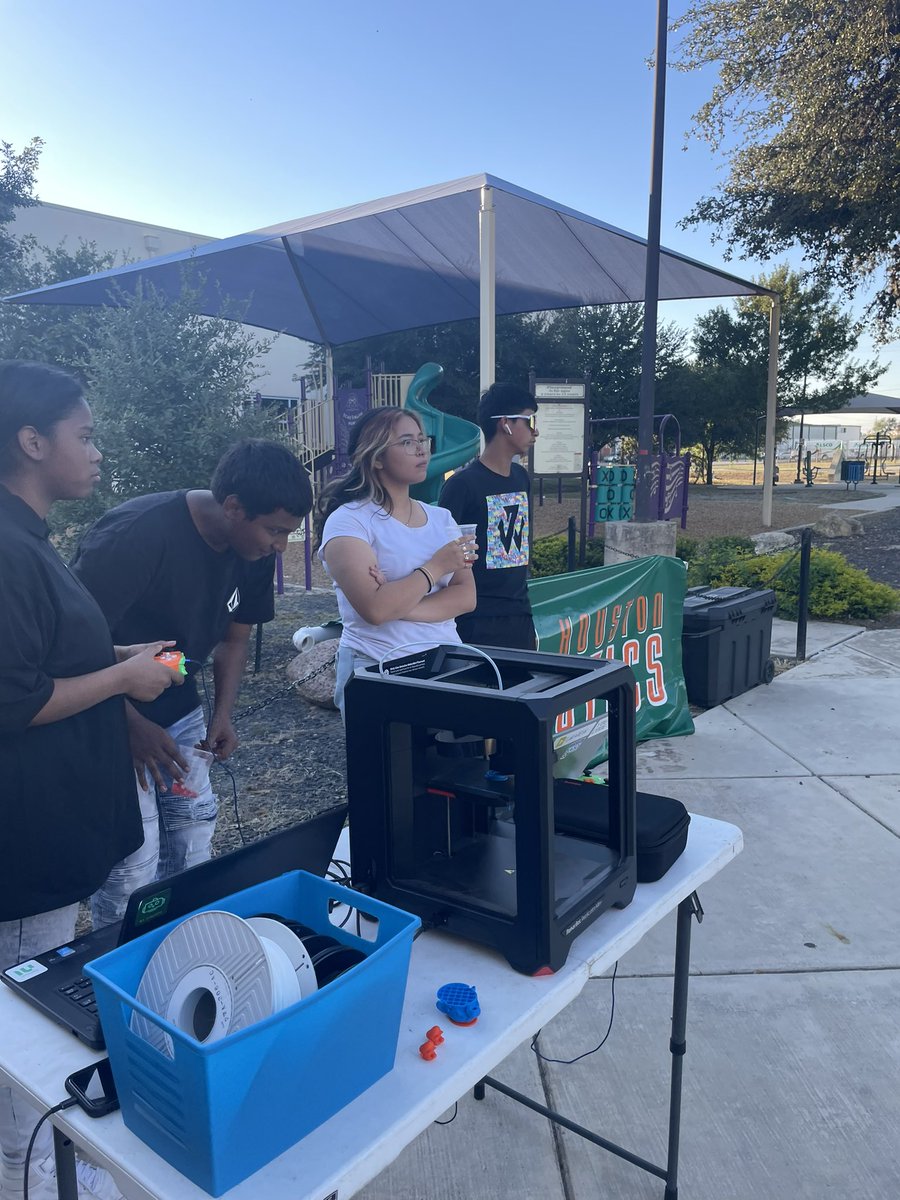 2969_Aftermath's tweet photo. Had a great time celebrating National Night Out at the Carver Library! Loved showing off what the team has done and will continue to do this year and in the future!! @SAISDSamHouston             #frc2969 #NationalNightOut #futureinnovators https://t.co/q9eb6ouXt3
