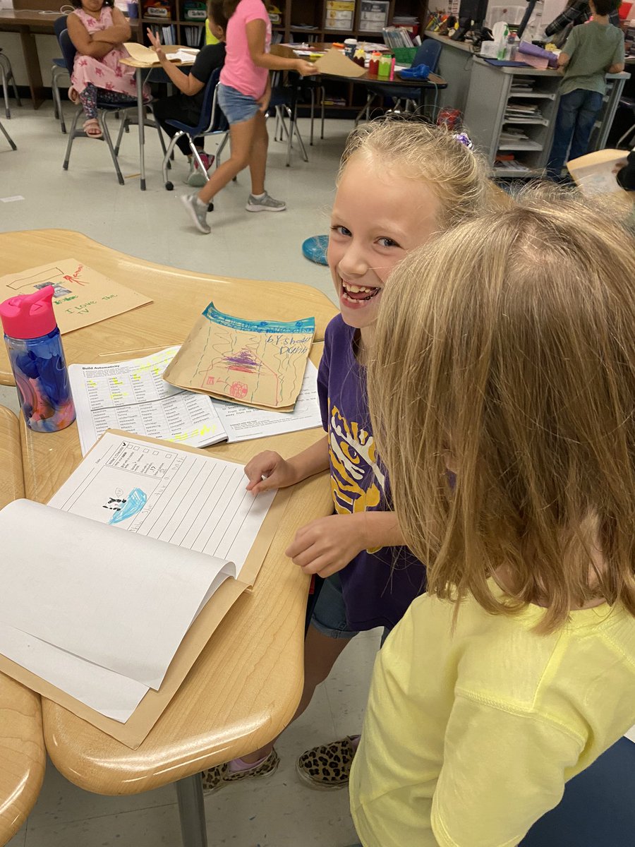 PolandDenise's tweet photo. Mrs. Perez’s 2nd grade class enjoyed an Author’s Celebration with popcorn.  Students enjoyed reading their stories with peers.  #BeGolden #LOLC #MissionMovingForward https://t.co/vFXeBRNJBS