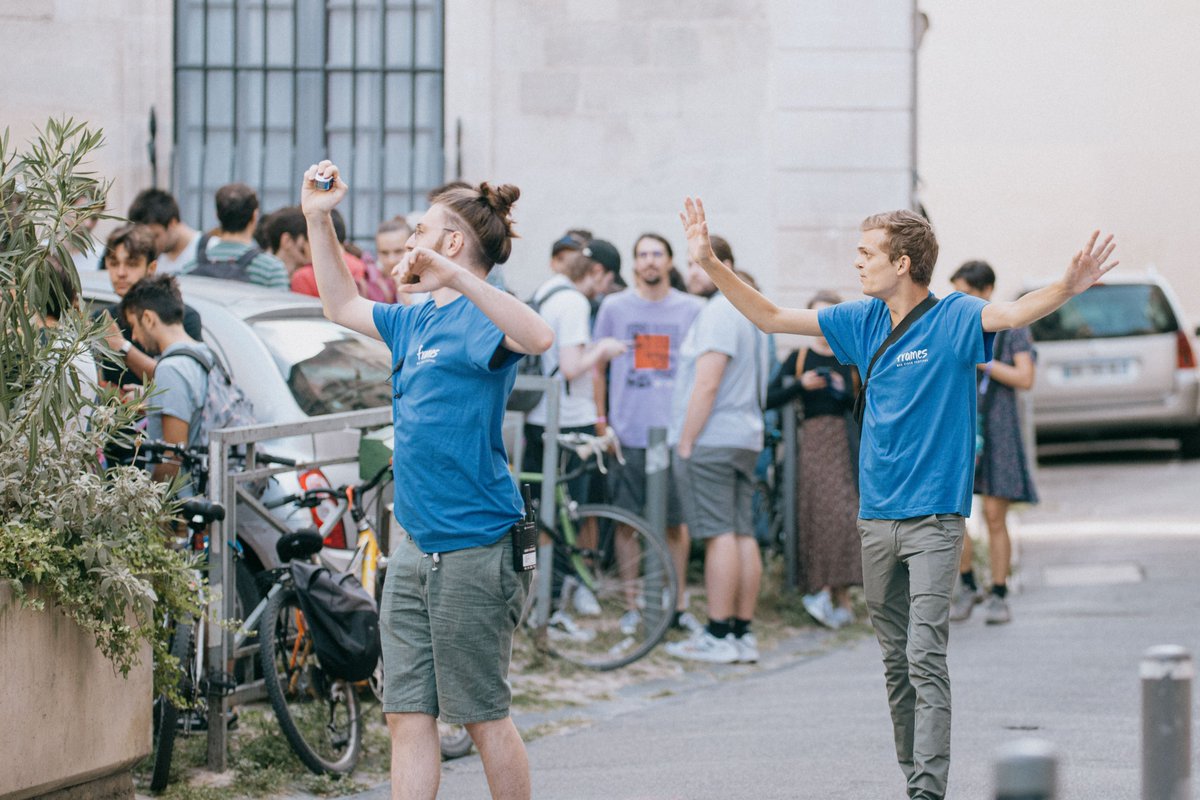 FramesAvignon's tweet photo. Nos bénévoles 💙 A l'année prochaine 👋
📸 Clément Couturier
@youtube  @le_cnc  @KonbiniFr   @artefr @brutofficiel @francetvslash 
#frames2022 https://t.co/o1c7wg4EyW