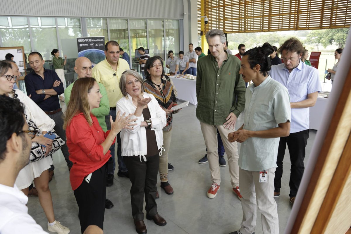 BiovIntCIAT_esp's tweet photo. En una sesión de innovación nuestros investigadores compartieron las soluciones científicas que generamos en el nexo entre agricultura, medio ambiente y nutrición para impulsar el cambio y mejorar la sostenibilidad, eficiencia e inclusión de los sistemas alimentarios y agrarios. https://t.co/5CY5DcgXHl