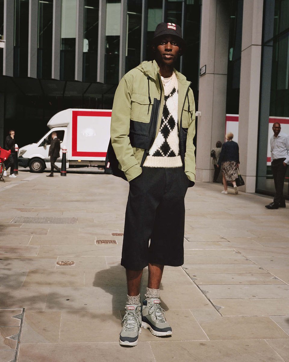 HunterBoots's tweet photo. Spotted on the streets of London: our iconic red box logo and our new Autumn/Winter 2022 collection – as worn by #AdamuBulus.  

Shop the AW22 collection here: https://t.co/DaJ7RZg7tT 

#StyledinHUNTER

Photographer: Angelo Pennetta
Stylist: Julia Sarr-Jamois https://t.co/Og9dBoUJfx