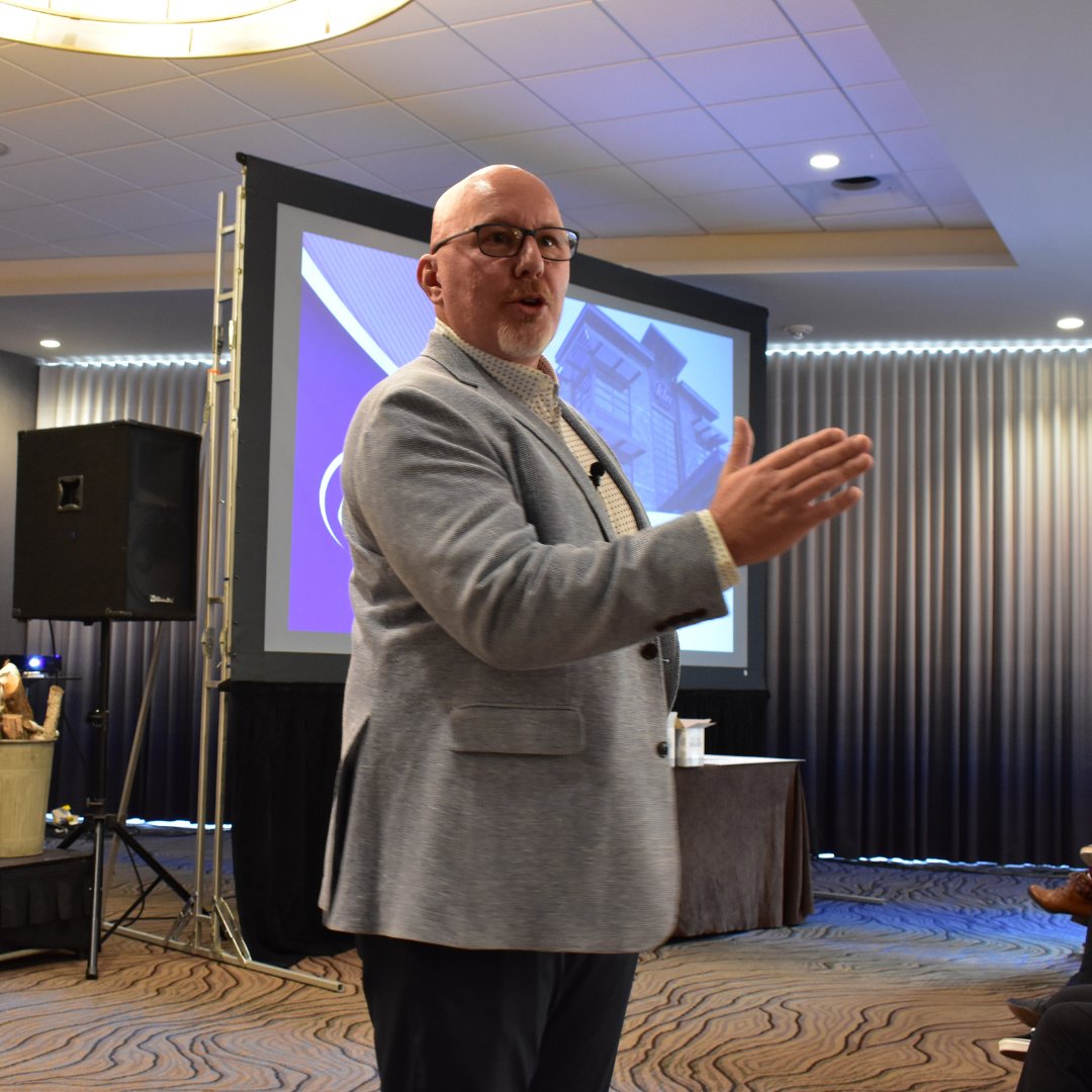 MBAResearchNEWS's tweet photo. We can’t believe it! The last day of the #MBAConclave has passed! What an amazing conference with unforgettable memories and experiences! Huge thanks to our closing speaker Chase Rasmussen that closed Conclave with a wholesome message of Paying it Forward! https://t.co/3QUcz5H5Ui