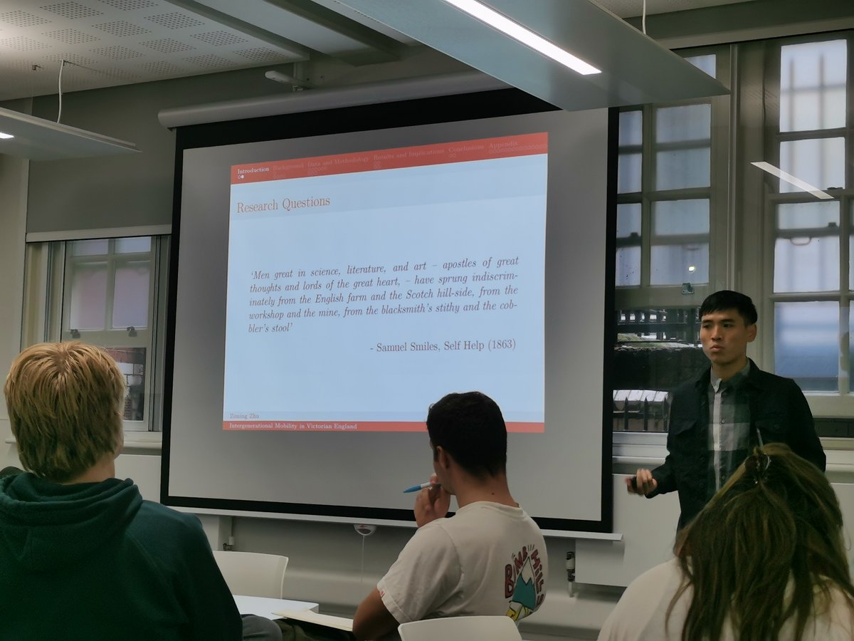 What are the limitations of traditional estimates of intergenerational social mobility? In today’s graduate seminar, @ZimingZhu7 (@LSEEcHist) presented his revised estimate of intergenerational occupation mobility in Victorian England. (🧵1/6)