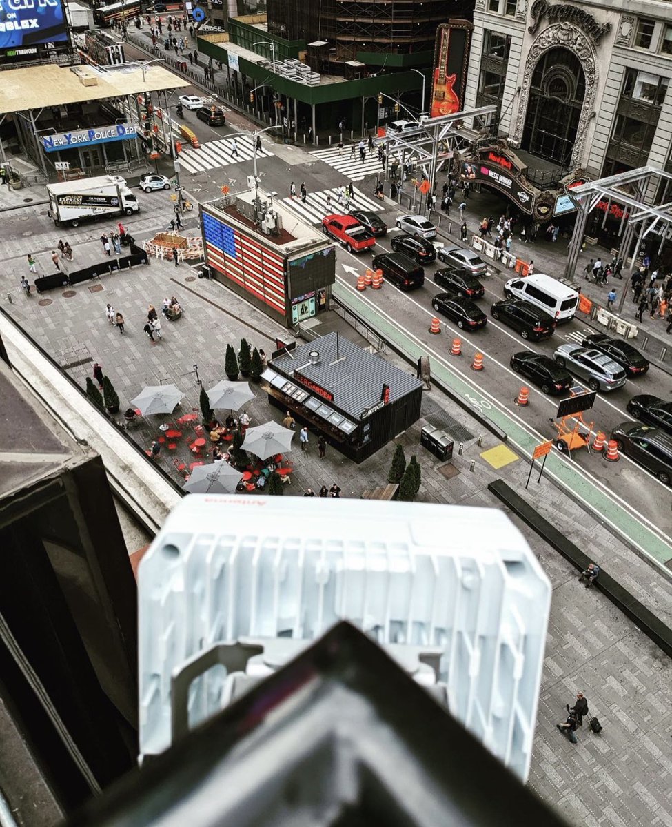 helium's tweet photo. 📡 #5G setup in the ❤️ of Times Square.. 

It really doesn’t get much better than THAT! 😍 #Helium @jagindustrials https://t.co/htu3DwCaJx