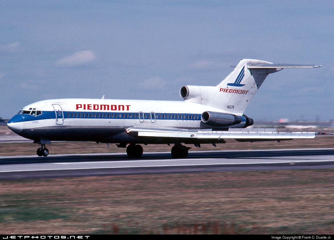 A Piedmont B727 seen here in this photo at Denver Stapelton in August 1982 #avgeeks ©- See photo