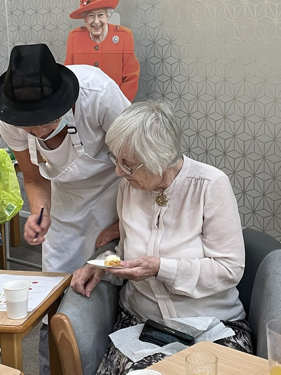 HeatherValeAH's tweet photo. This week we’ve commenced our new Winter Menu’s. Earlier in September we held taster sessions to trial some new recipes with our residents with some great feedback to finalise the menu.#WinterMenu #ResidentInput #ResidentsChoice #TasterSession #Recipes https://t.co/QxukxVWX3X