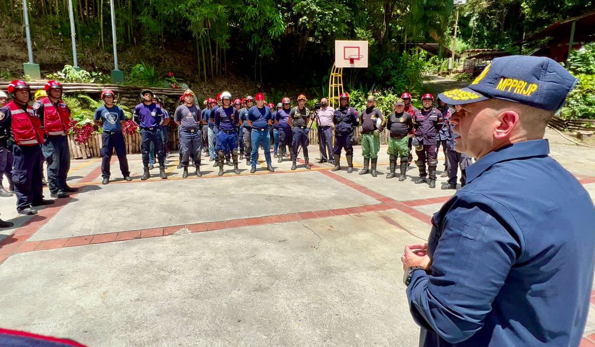 La capacitación integral en extinción de incendios y primeros auxilios, la abnegación, disciplina, valor y sacrificio de nuestros bomberos(as), se fortalece cada día para atender de manera rápida y segura al pueblo venezolano, ante emergencias y desastres por la Vida y La Paz.