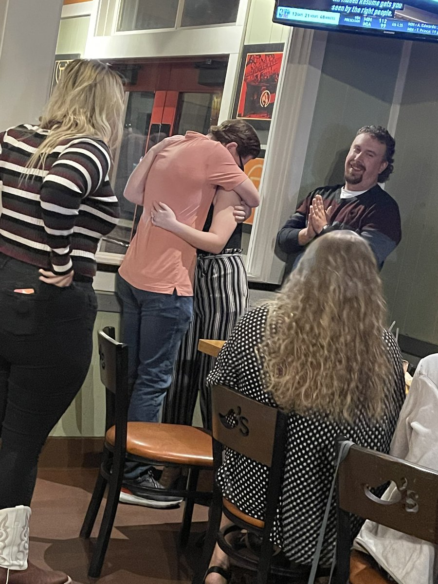 abbyleepierson's tweet image. Had a actual wedding in our Chili’s last night. So excited for this couple and honored that they selected Chili’s Durant for their wedding venue! The whole dining room chanted at the first kiss! 💕 #chilislove