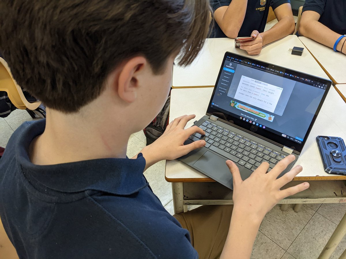 SBC_Technology's tweet image. Grade 9s learning touch typing as we practice our keyboarding skills! Can we hit 120WPM?🏆 @StBonaventures
