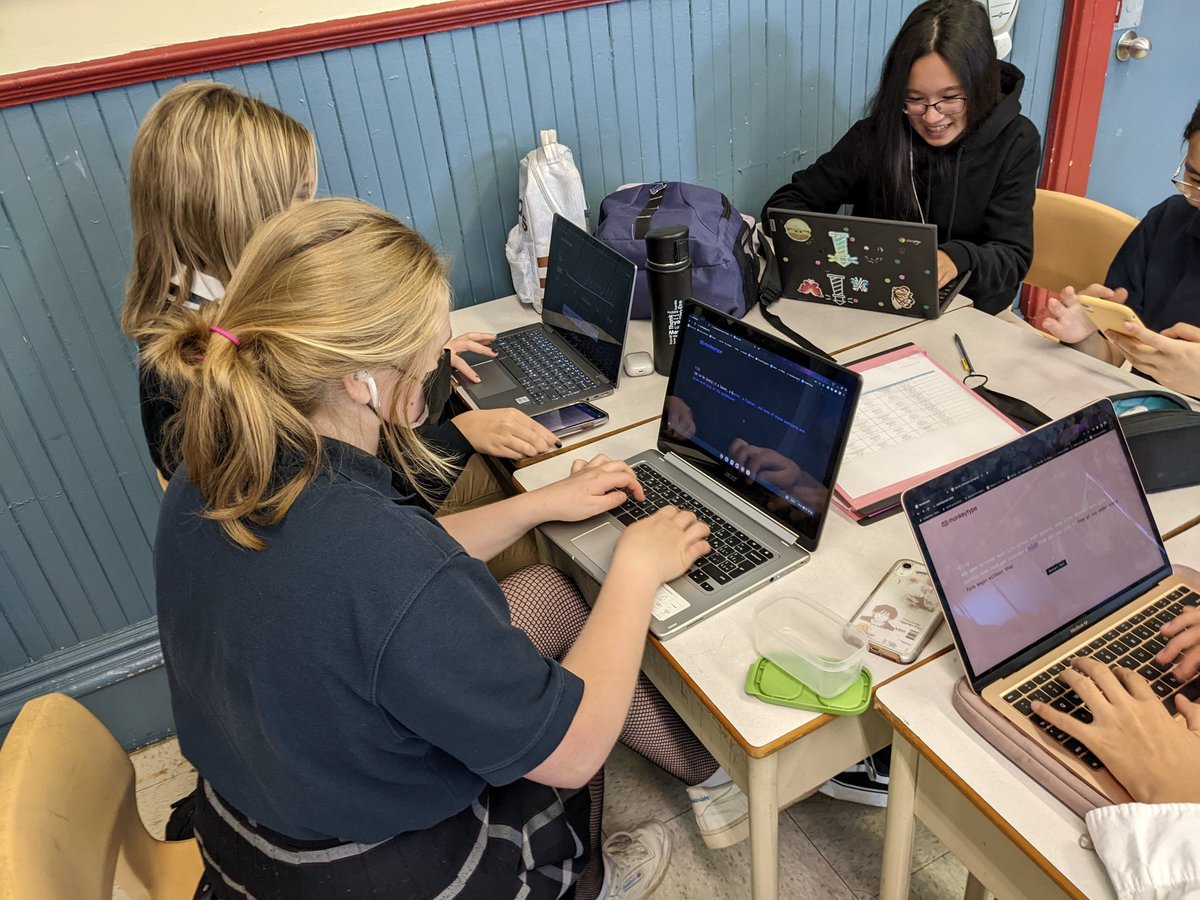 SBC_Technology's tweet image. Grade 9s learning touch typing as we practice our keyboarding skills! Can we hit 120WPM?🏆 @StBonaventures