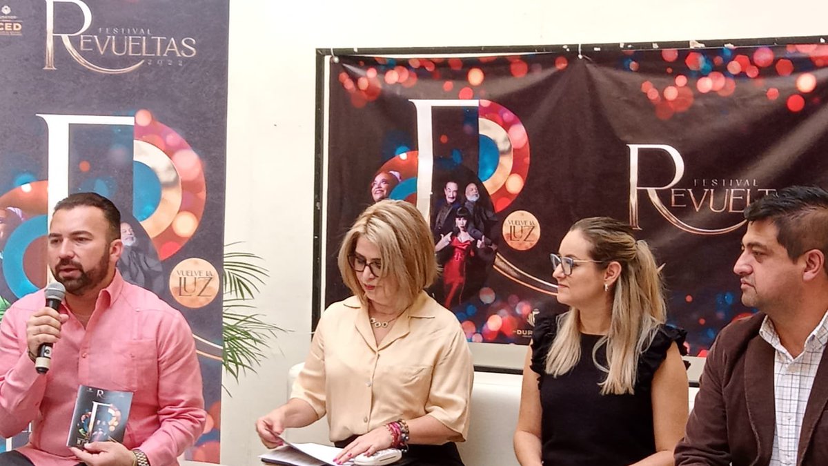 dgosectur's tweet photo. La secretaria de Turismo @elisaharo junto al director del @iceddgo Fco. Javier Pérez M. se encuentran en Mazatlán promocionando el @FestivalRevueltas gracias por acompañarnos secretaria de @sinaloa_sectur María del Rosario Torres y Jose Ángel Tostado, de Cultura de Mazatlán https://t.co/jP7VFLegoT