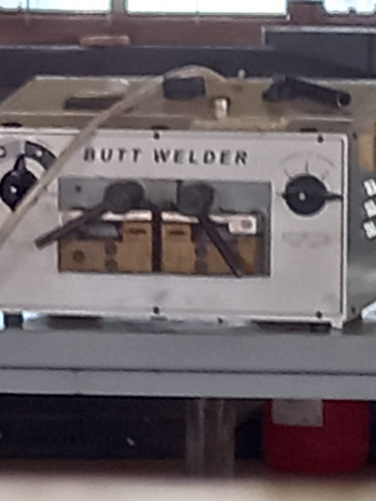 shmaderroh's tweet photo. Ass-less women ....worry no more...nimeona butt welder workshop😁😁😁.... https://t.co/gxmbf0FSJL