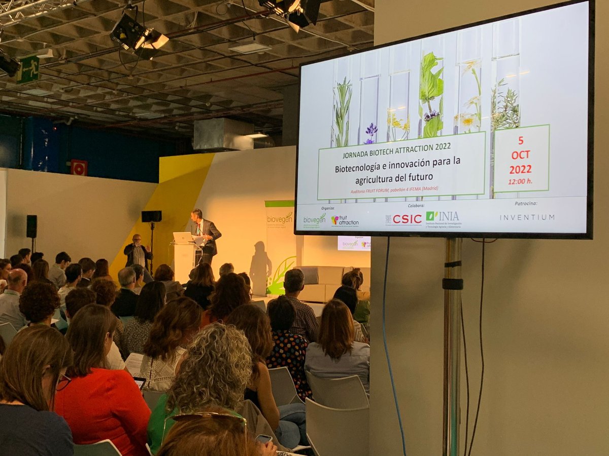 FruitAttraction's tweet photo. Finaliza el segundo día de #FruitAttraction22. Una jornada llena de un completo programa de actividades y sesiones técnicas que han hecho que la feria se transforme en el gran centro de conocimiento dentro del sector hortofrutícola. https://t.co/6df0yMMtlG