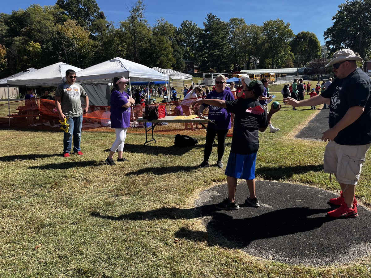 KyDeptofEd's tweet photo. 🏆 Today @KSBWildcats hosted the 45th annual Bill Roby Games! The students participated in a variety of races, long jump, softball and shotput events on the campus track. Competitors included students from the Indiana, Ohio and Tennessee Schools for the Blind and @JCPSKY. #KyEd https://t.co/RVEasPGLh4