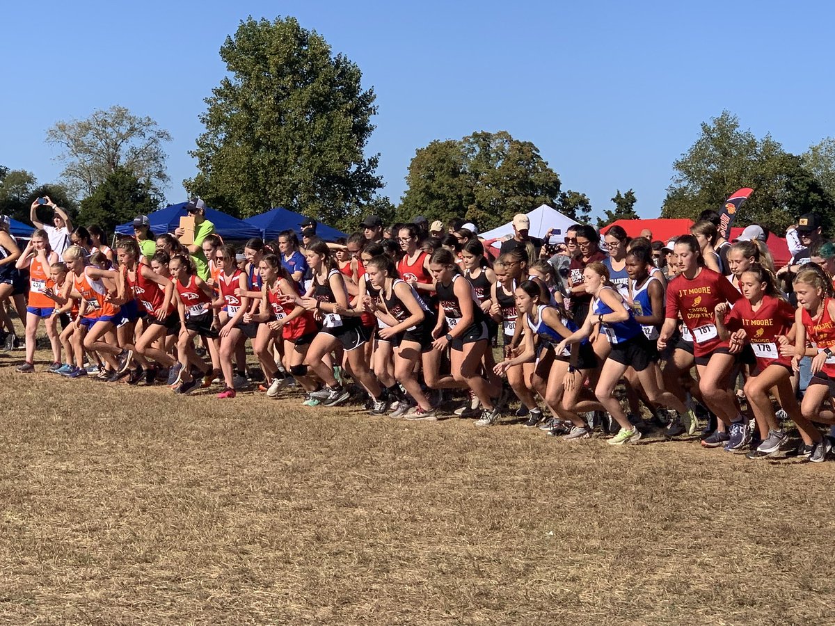 davidsonacademy's tweet photo. Our MSXC team competed in the regional qualifier at the Hermitage Sunday. Many of our runners set new PRs. Super excited to announce the boys squad qualified for state, as well as two girls individually, Riley Herman & Autumn Lavallee. #theDAway #DAXC #middleschool @athletics_da https://t.co/6EL95YbZM4