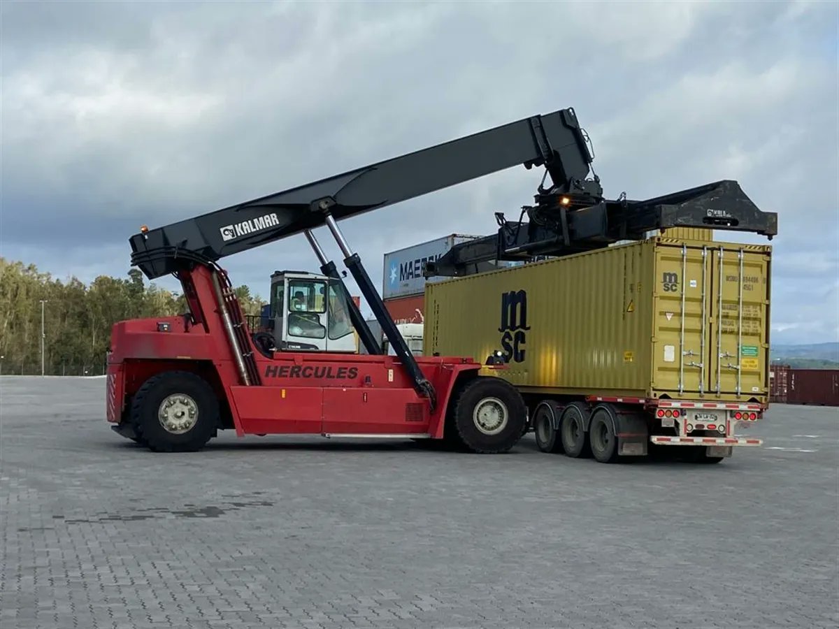 mundomaritimo's tweet photo. #MEDLOG #Extraportuario #Valparaiso inicia sus operaciones #MEDLOGChile @MSCCargo https://t.co/k4n9YY9ash https://t.co/O6o1PCel4J