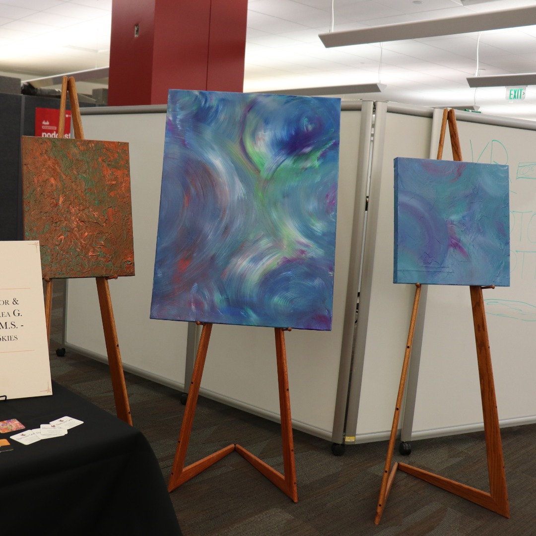 MarriottLibrary's tweet photo. Thank you to artists Garrick Hargrove (https://t.co/0CQ6xvAhWZ) and Andrea Hardeman (https://t.co/0uQxkvZv9u) for displaying your work at our event celebrating black history, art, and culture. Visit their websites and support these brilliant artists! https://t.co/3mjyBYCySN